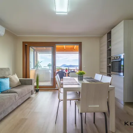 Smeralda Blue Sky Апартаменти